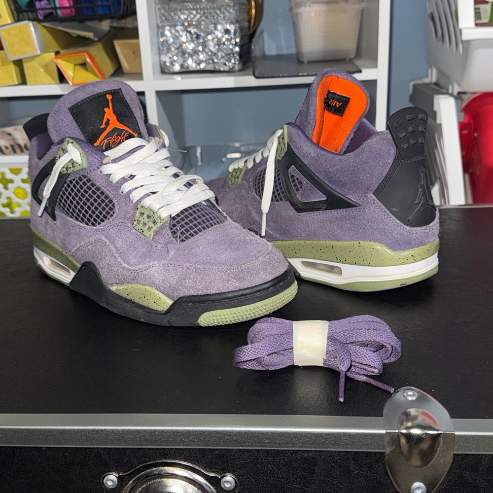Air Jordan 4 Retro - Canyon purple Mens9 - Womens10.5